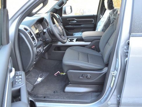 New 2026 RAM 1500 4x4 Crew Cab image 14