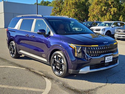 New 2026 Kia Carnival EX image 3