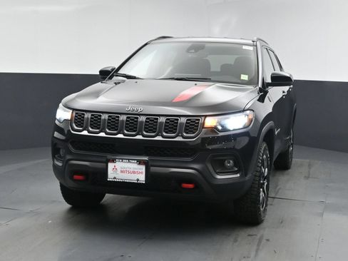Used 2024 Jeep Compass Trailhawk AWD/4WD image 1