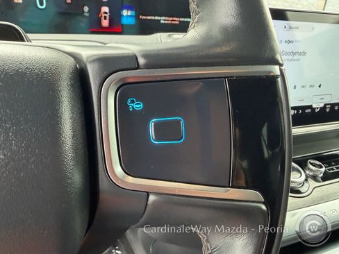 Used 2025 Ford Expedition Platinum AWD/4WD image 23