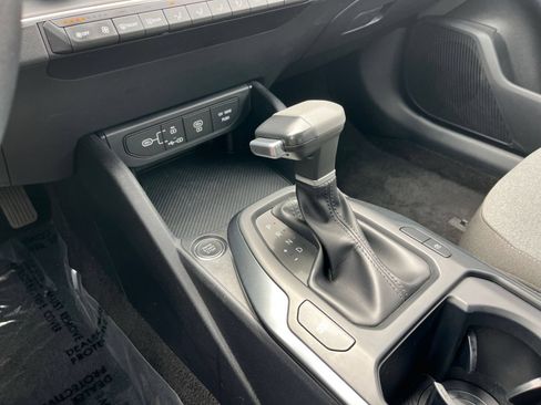 Used 2025 Kia K4 FWD image 41