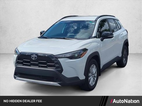 Used 2026 Toyota Corolla Cross LE FWD image 1