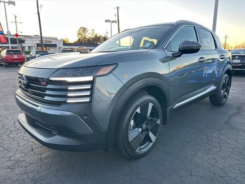 Used 2025 Nissan Kicks SR image 7