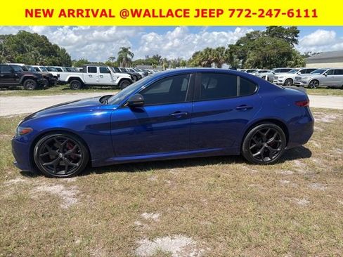 Used 2020 Alfa Romeo Giulia w/ Quick Order Package 22K Sport RWD image 5