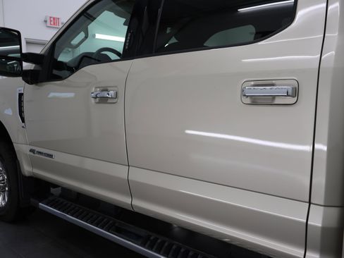 Used 2018 Ford F250 XLT w/ XLT Premium Package AWD/4WD image 38