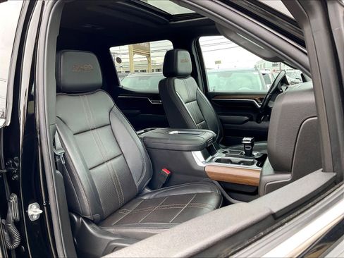 Used 2022 Chevrolet Silverado 1500 High Country image 11