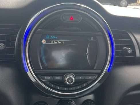 Used 2018 MINI Cooper 4-Door Hardtop FWD image 42