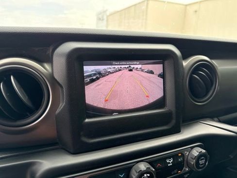 Used 2022 Jeep Wrangler Unlimited Sport AWD/4WD image 23