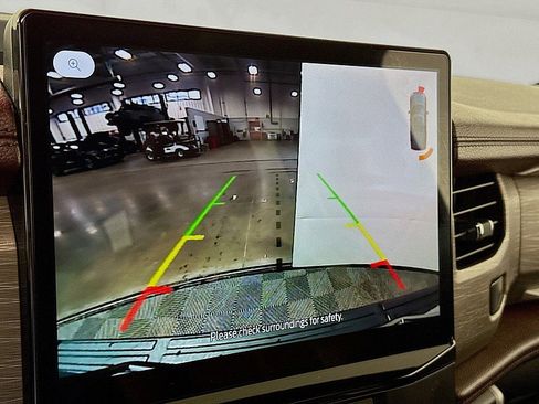 Used 2023 Ford Expedition Limited image 17