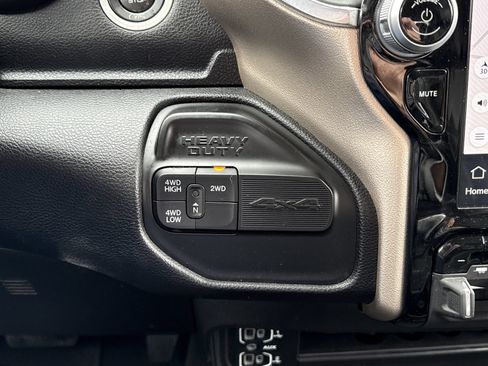 Used 2024 RAM 2500 Laramie AWD/4WD image 23