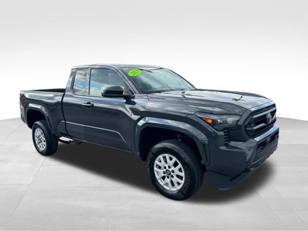 Used 2025 Toyota Tacoma SR AWD/4WD image 9