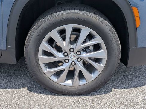 Used 2025 Buick Enclave Preferred w/ Power Package FWD image 11