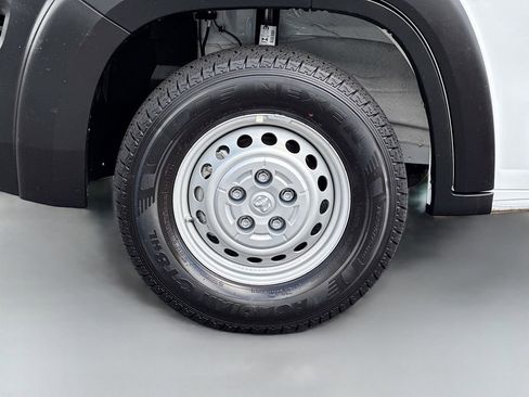 Used 2026 RAM ProMaster 2500 w/ Convenience Group FWD image 11