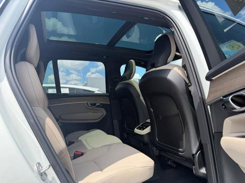 Certified 2025 Volvo XC90 B6 Plus AWD/4WD image 5