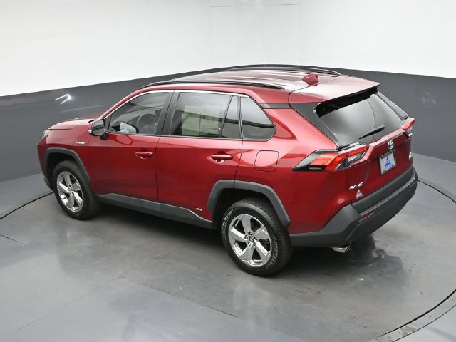 Used 2021 Toyota RAV4 XLE Premium AWD/4WD image 41