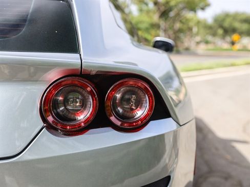 Used 2017 Ferrari GTC4Lusso AWD/4WD image 14
