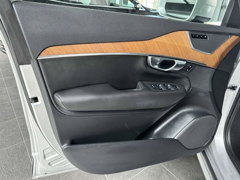 Certified 2022 Volvo XC90 T6 Momentum image 15