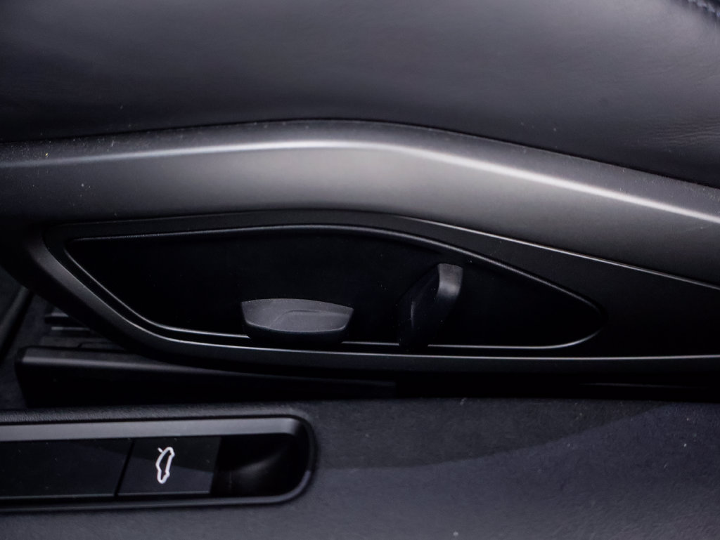 Certified 2023 Porsche 911 Carrera T RWD image 9