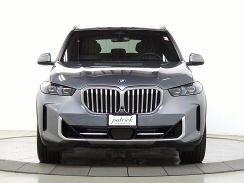 Used 2024 BMW X5 xDrive50e image 2