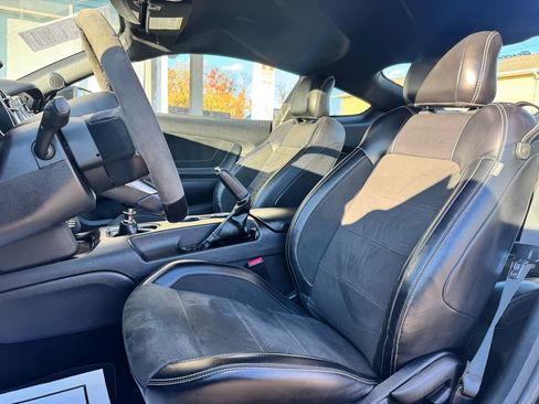 Used 2017 Ford Mustang Shelby GT350 image 16