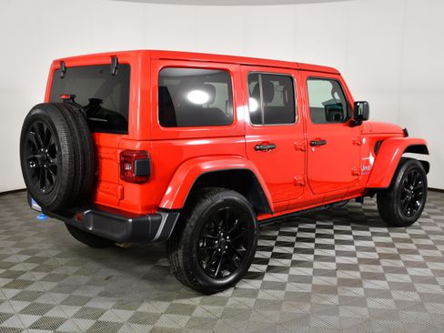 Used 2024 Jeep Wrangler Unlimited Sahara AWD/4WD image 6
