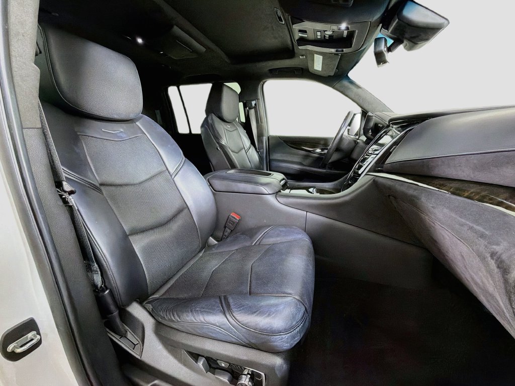Used 2019 Cadillac Escalade ESV Platinum AWD/4WD image 32