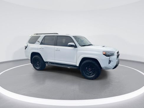 Used 2024 Toyota 4Runner TRD Off-Road Premium image 2