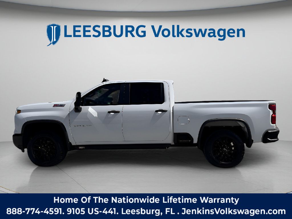 Used 2025 Chevrolet Silverado 2500 Custom w/ Custom Value Package AWD/4WD image 11