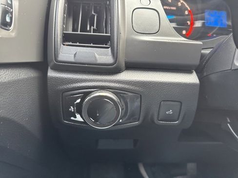 Used 2019 Ford Ranger XL image 25