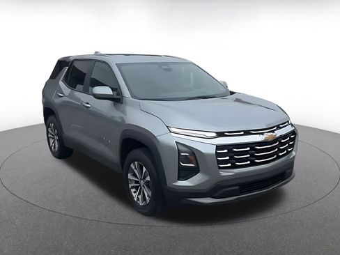 Used 2025 Chevrolet Equinox LT FWD image 3