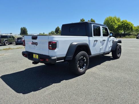 New 2026 Jeep Gladiator Rubicon w/ Steel Power Dome Hood Package AWD/4WD image 3