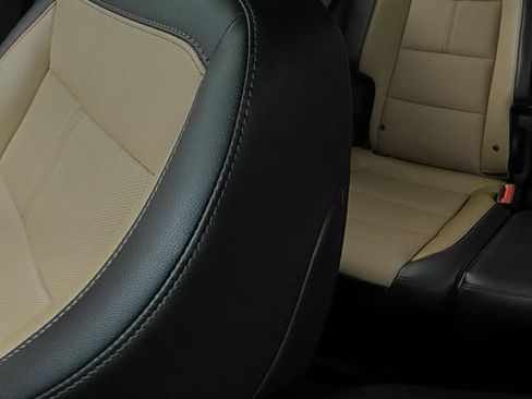 Used 2023 Chevrolet Equinox Premier FWD image 12