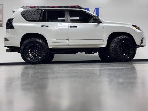 Used 2016 Lexus GX 460 w/ Premium Package image 4