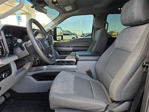 Used 2024 Ford F250 XLT w/ FX4 Off-Road Package image 9