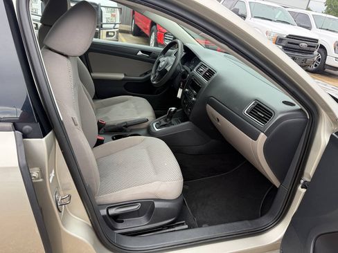 Used 2013 Volkswagen Jetta S FWD image 10