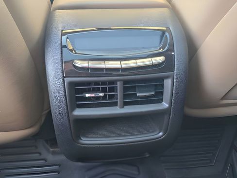 Used 2017 Cadillac XT5 Platinum w/ Driver Assist Package image 63