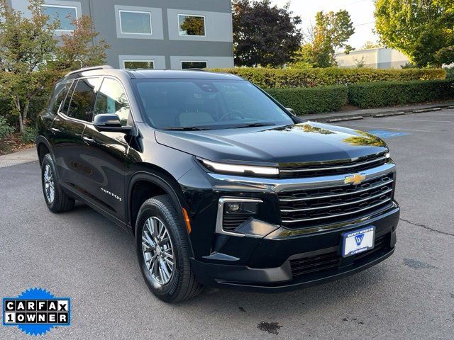Used 2026 Chevrolet Traverse LT w/ Driver Confidence Package AWD/4WD image 1