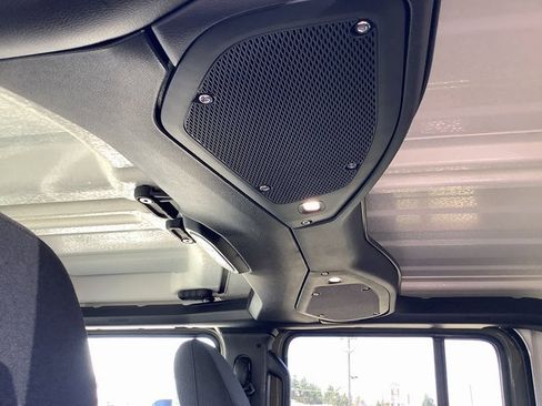 New 2025 Jeep Gladiator Sport image 26