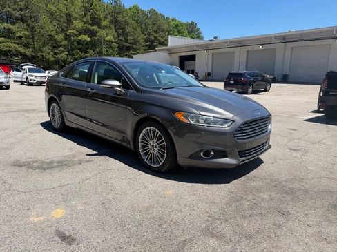 Used 2015 Ford Fusion SE w/ Equipment Group 202A FWD image 1