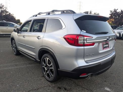 Used 2025 Subaru Ascent Touring AWD/4WD image 9