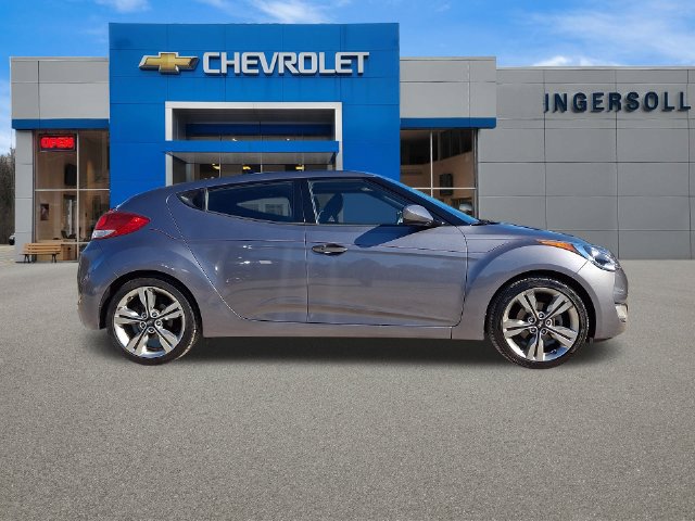 Used 2017 Hyundai Veloster Value Edition FWD image 25