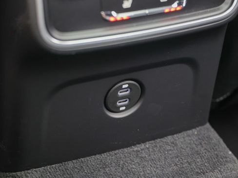 Certified 2026 Porsche Macan AWD/4WD image 44