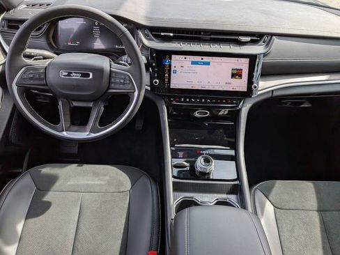 New 2026 Jeep Grand Cherokee Altitude AWD/4WD image 14