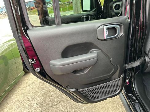 New 2025 Jeep Gladiator Willys image 9