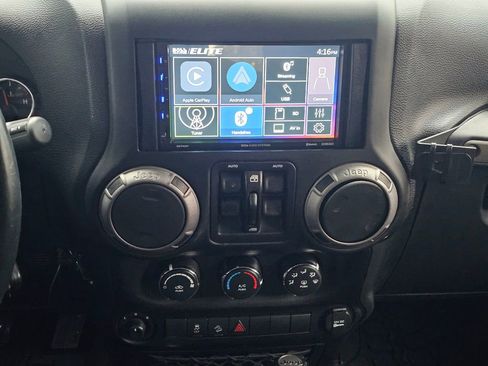 Used 2016 Jeep Wrangler Unlimited Sport w/ Quick Order Package 24S AWD/4WD image 26