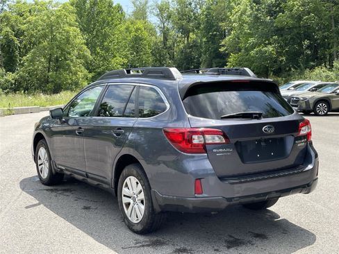 Used 2017 Subaru Outback 2.5i Premium AWD/4WD image 3