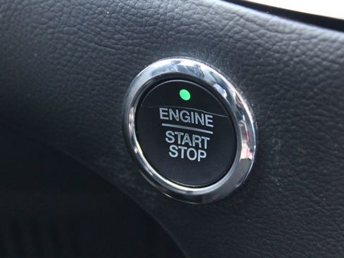 Used 2018 Ford Edge Titanium image 31