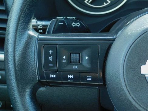 Used 2024 Nissan Rogue SV image 18