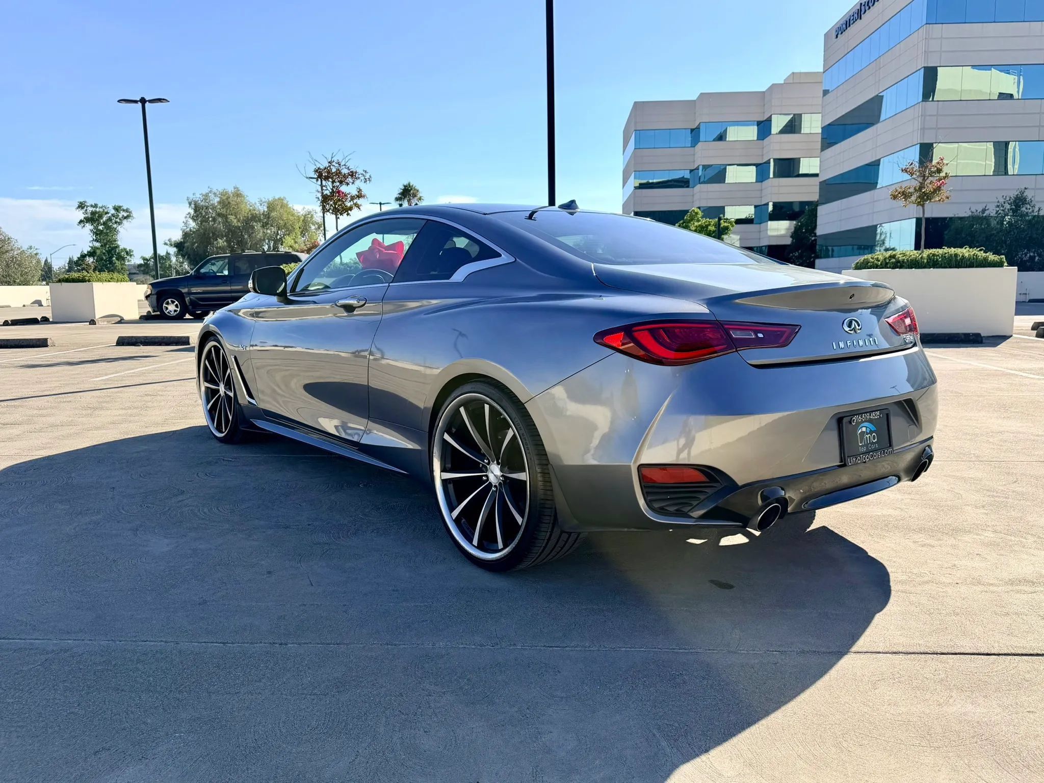 Used 2019 INFINITI Q60 3.0t w/ Cargo Package RWD image 15
