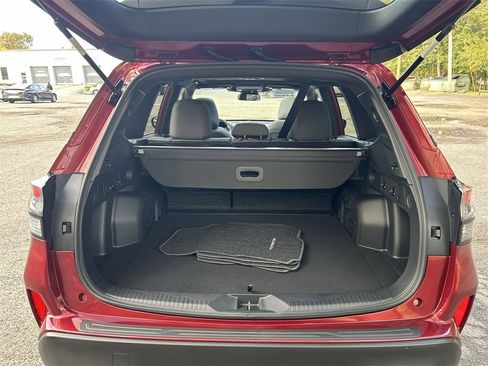 Certified 2025 Subaru Forester Premium image 27